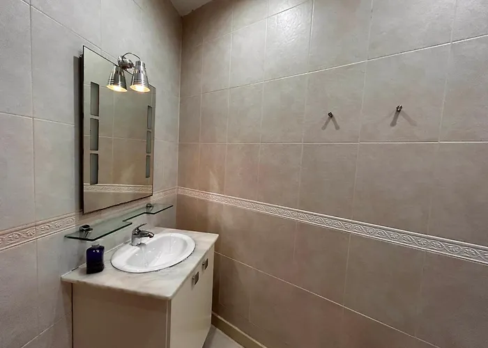 Claureece Court Mgarr * L-Imgarr