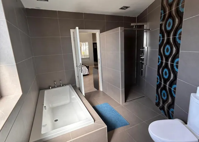 Claureece Court Mgarr * L-Imgarr