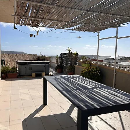 Claureece Court Mgarr Apartament
