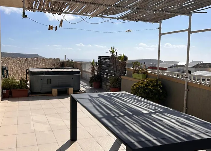 Claureece Court Mgarr Apartamento